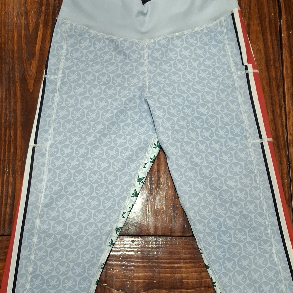 Women's Leaf Patterned Leggings - Light Gray